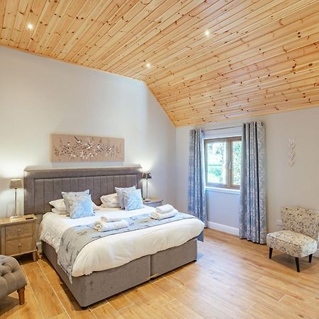Osprey Lodge 1 With Hot Tub Newton Stewart Exterior foto